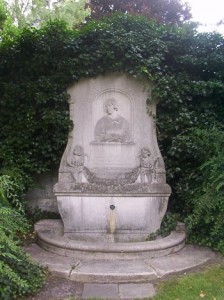 Paderborn_Luise-Hensel-Denkmal